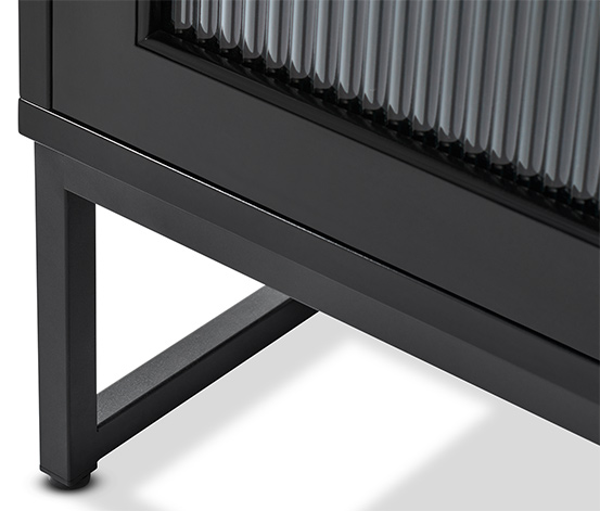 Sideboard mit Glastüren
