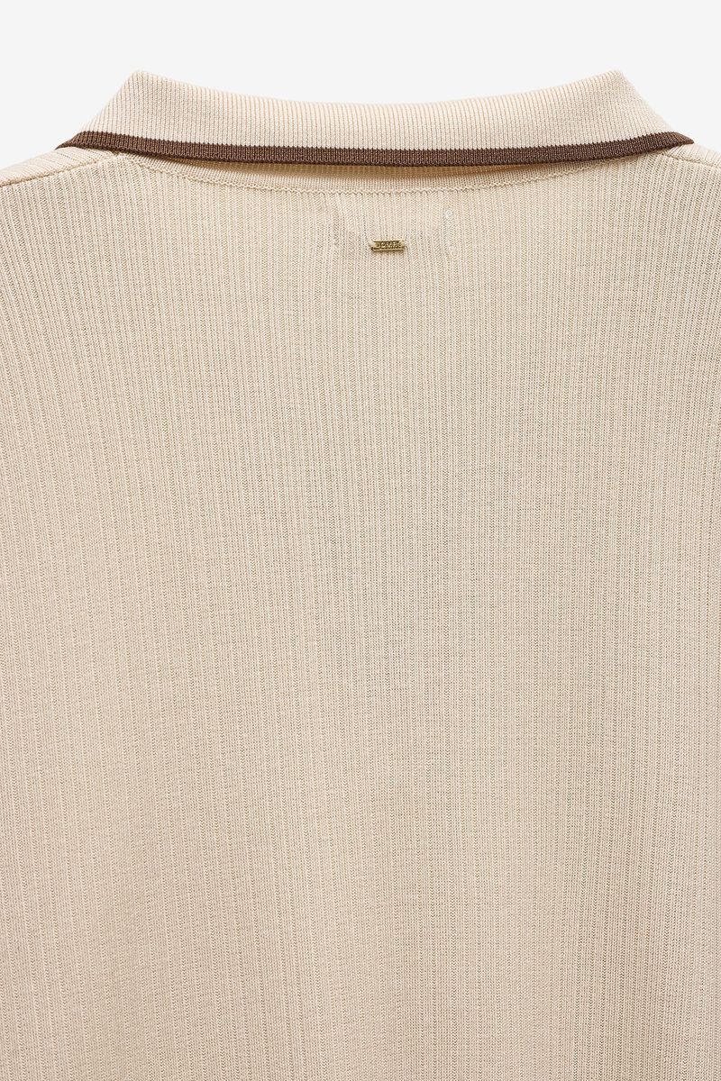 CAMISOLA DE MALHA COM GOLA DE POLO