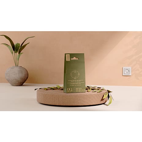 ËSSENTIALS 30W USB-A - USB-C power adapter