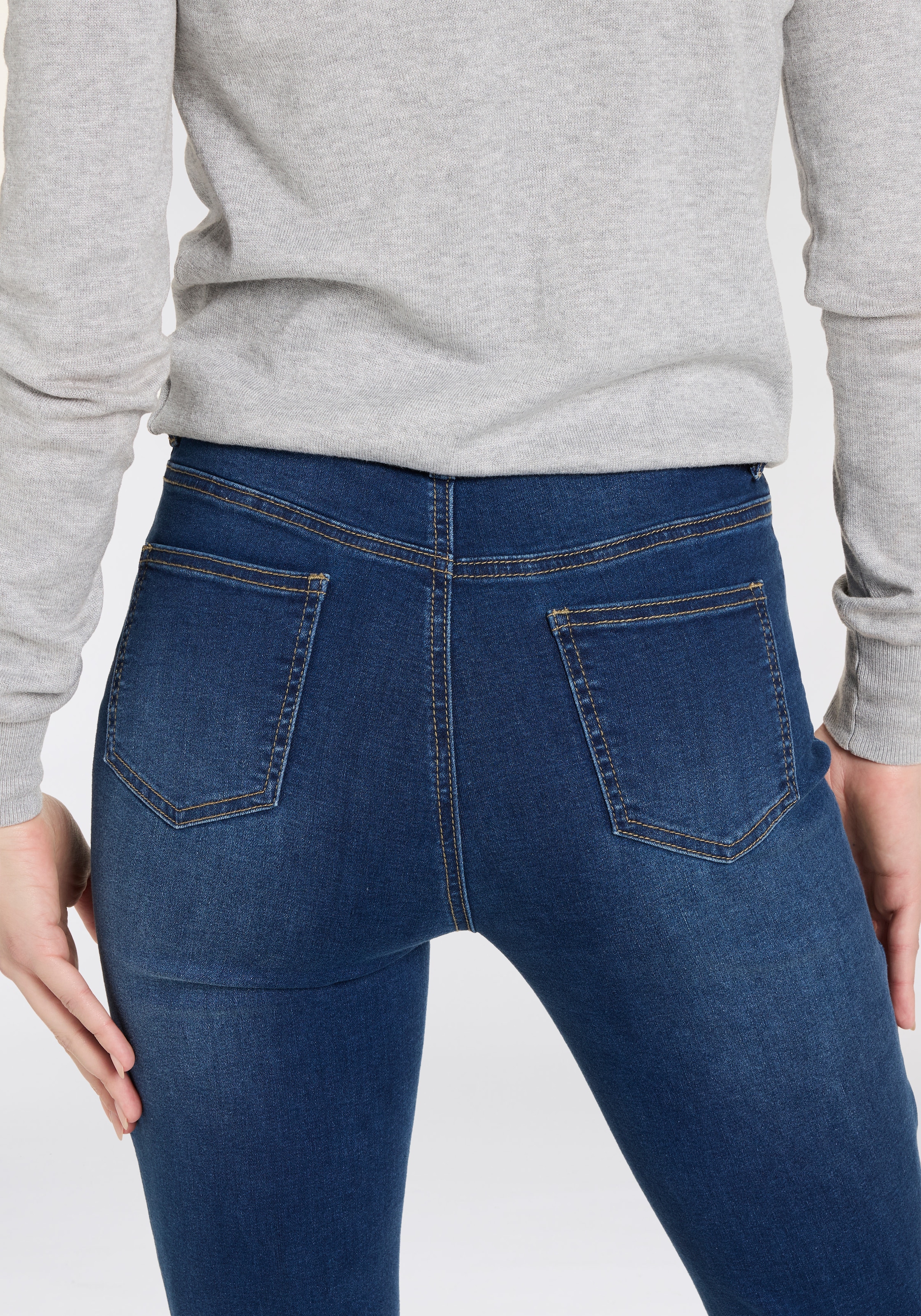 Arizona Gerade Jeans »Ultra-Stretch«, normale Passform,  Comfort Fit,  Used-Look-Waschung