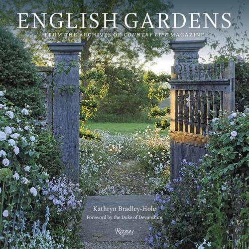 English Gardens: From the Archives of Country Life Magazine (Hardback)