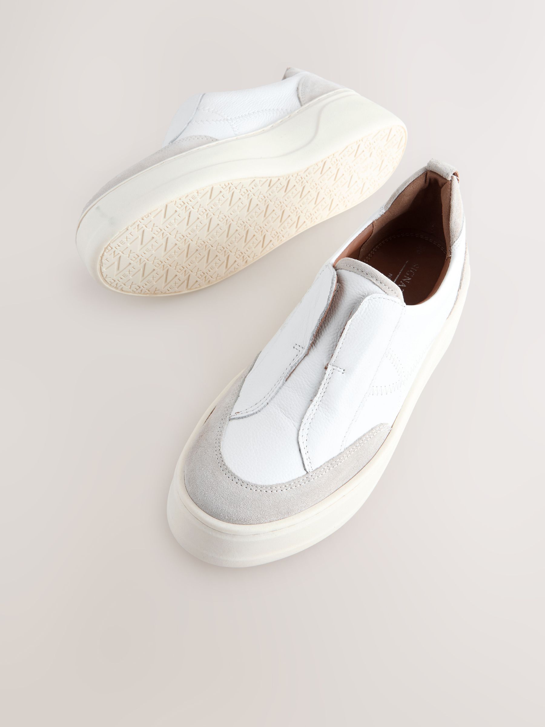 Wit - Signature leren instapsneakers met dikke zool en plateauzool