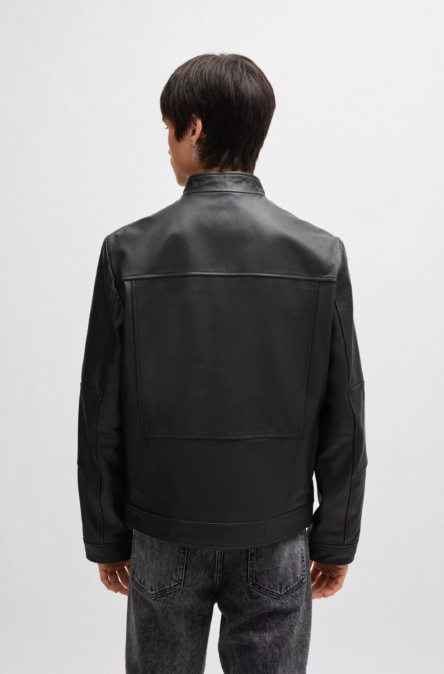 Jaqueta de couro HUGO vermelha, extra slim fit, com forro vermelho.