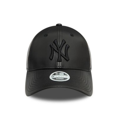 Casquette femme Wmns Cosy Pom Beanie Neyyan Bltwhi NOIR NEW ERA