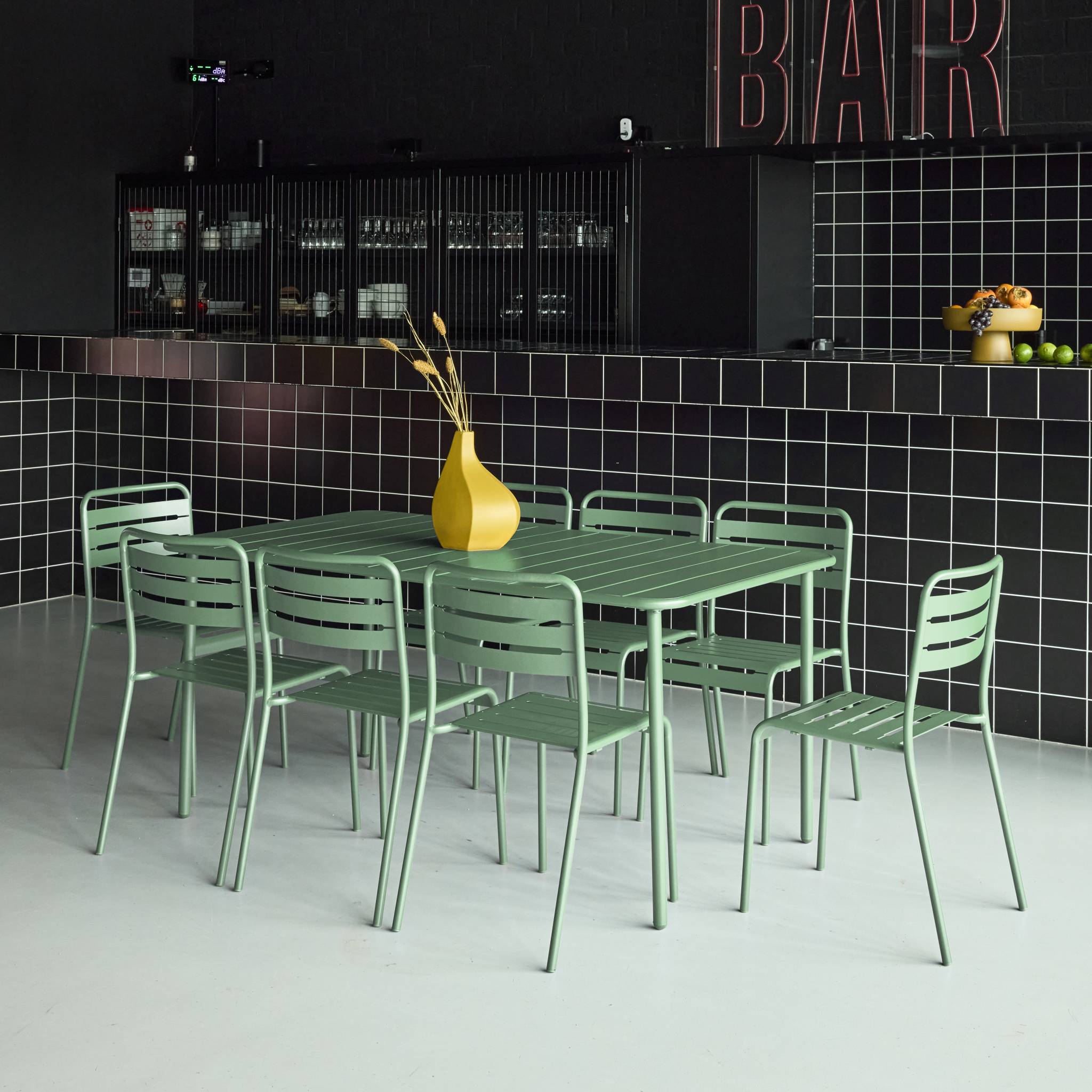 sweeek - Tuintafel met 8 stoelen metaal