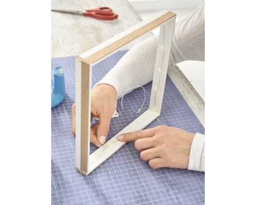 tesa lijmspijker voor behang & pleisterwerk, verstelbaar, wit, draagvermogen 2 kg, 2 stuks.