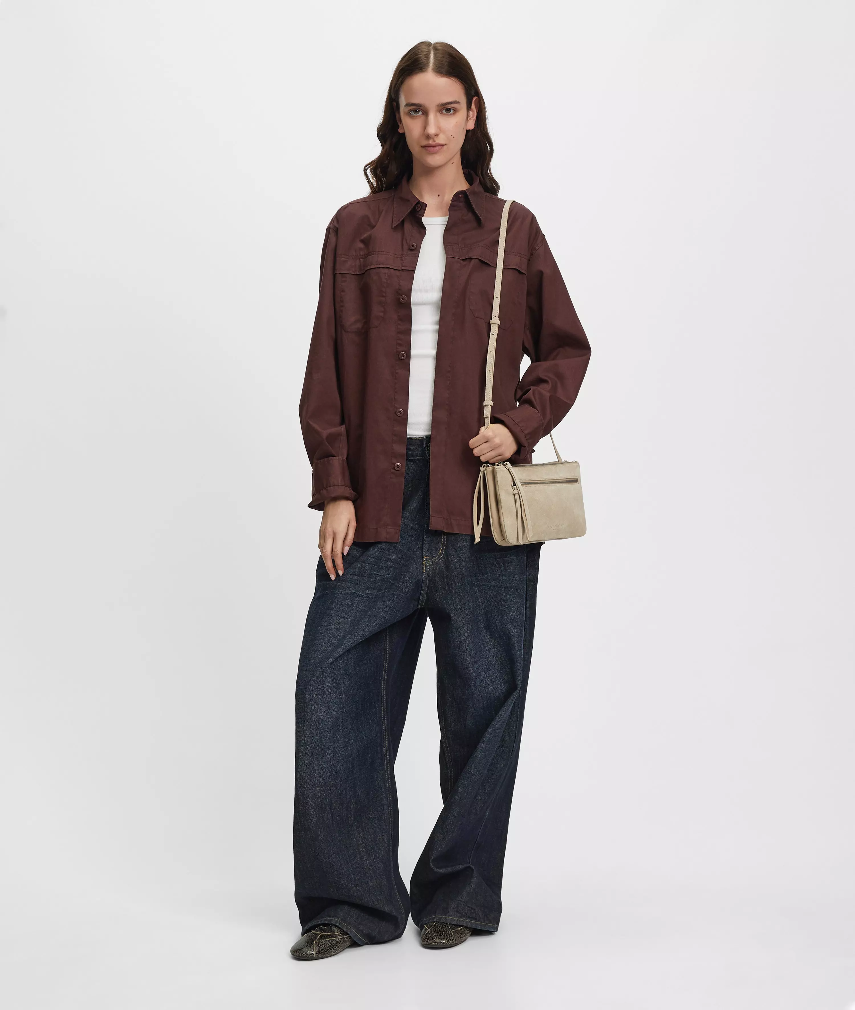 Crossbody Handy shoulder bag made from soft suede