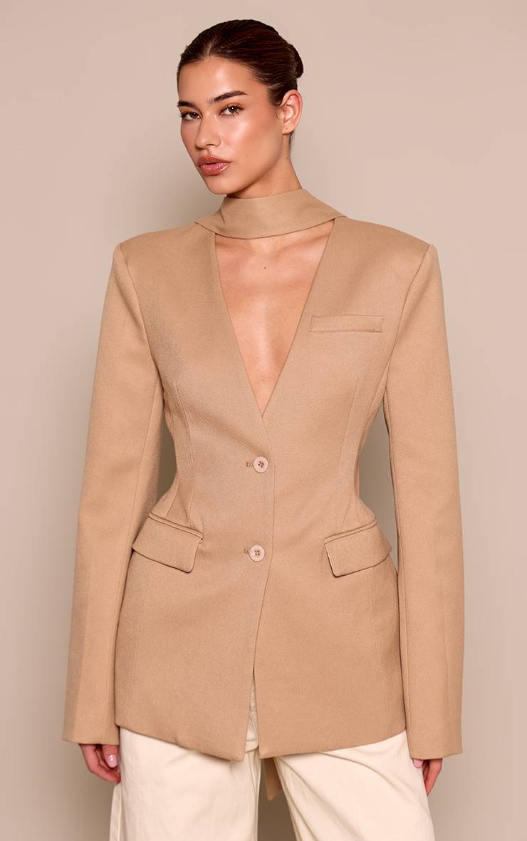 Taupe Blazer Cintré À La Taille Avec Détail Foulard Et Hanches Moulées