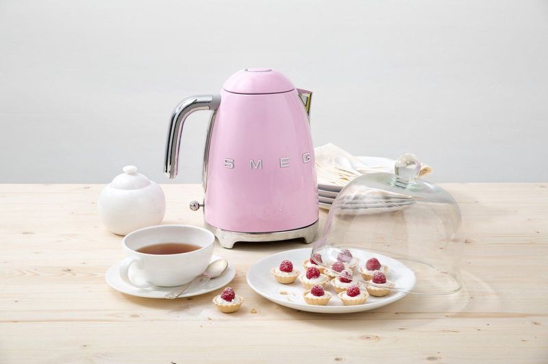 SMEG - KLF03PKEU - Waterkoker - Roze - Roestvrijstaal - 1,7L