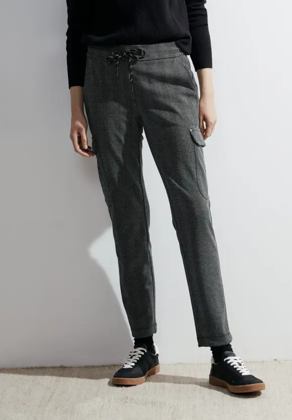 Casual Fit Cargohose - Black