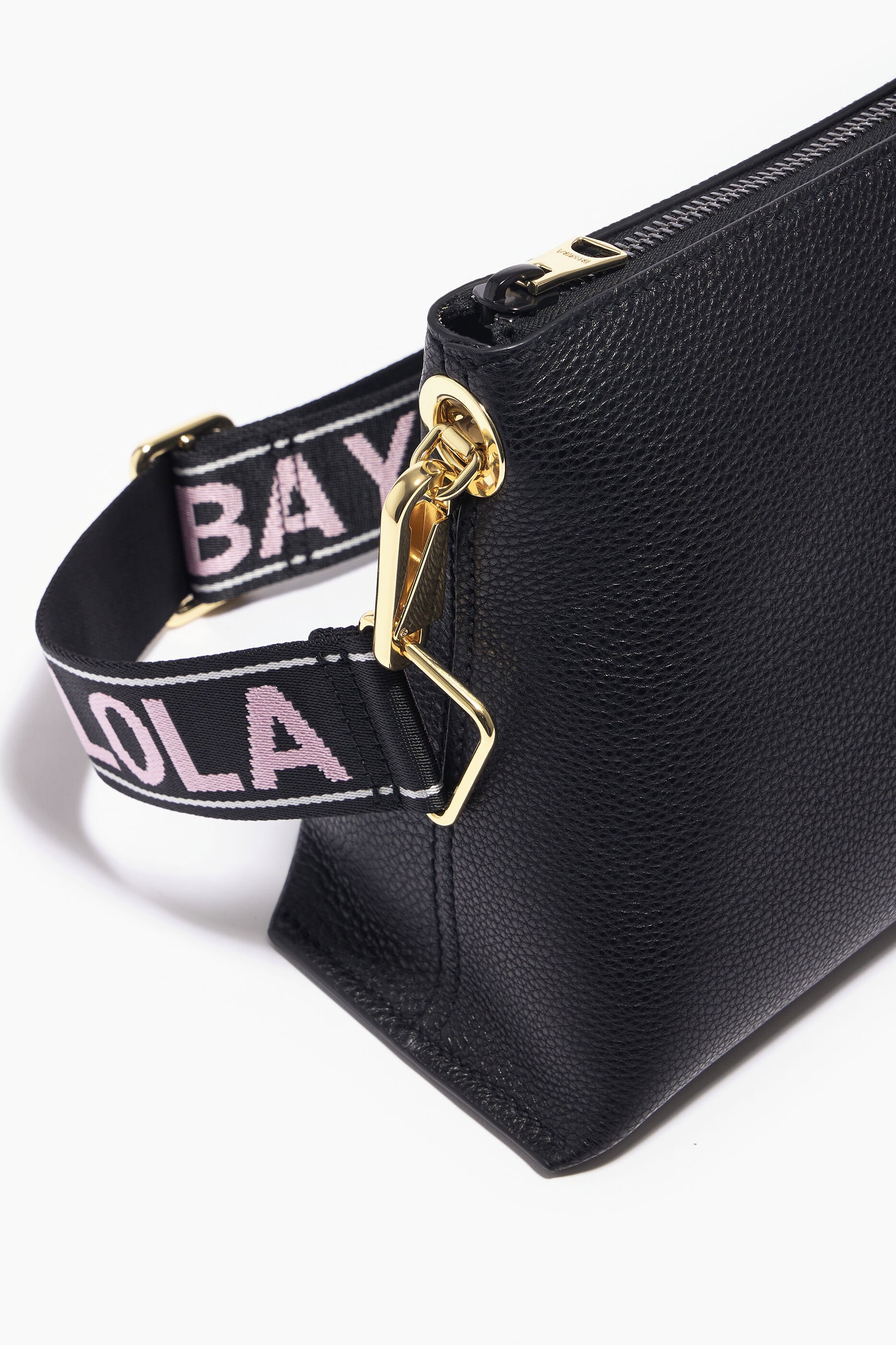 Bolsa trapezoidal M em couro preto