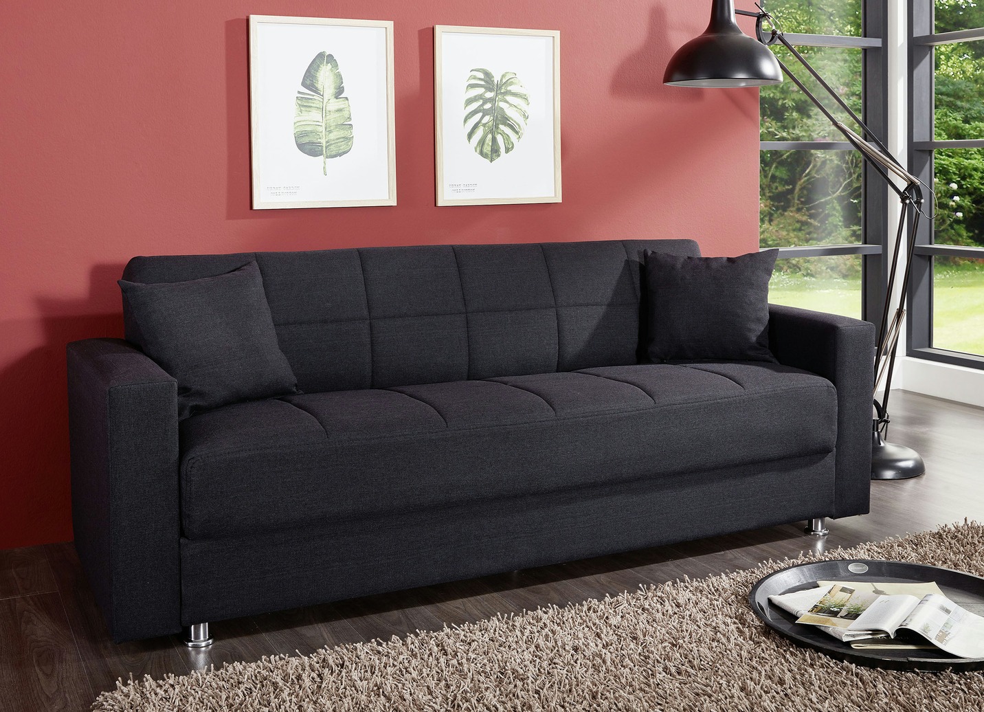 Klick-Klack-Sofa mit Dekokissen