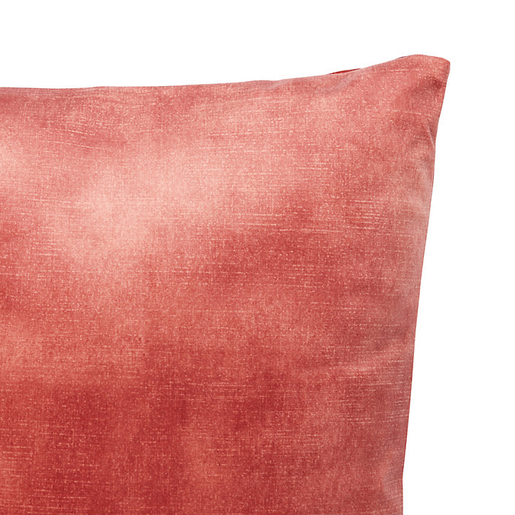 Coussin Zircon GoodHome vieux rose L.45 x l.45 cm