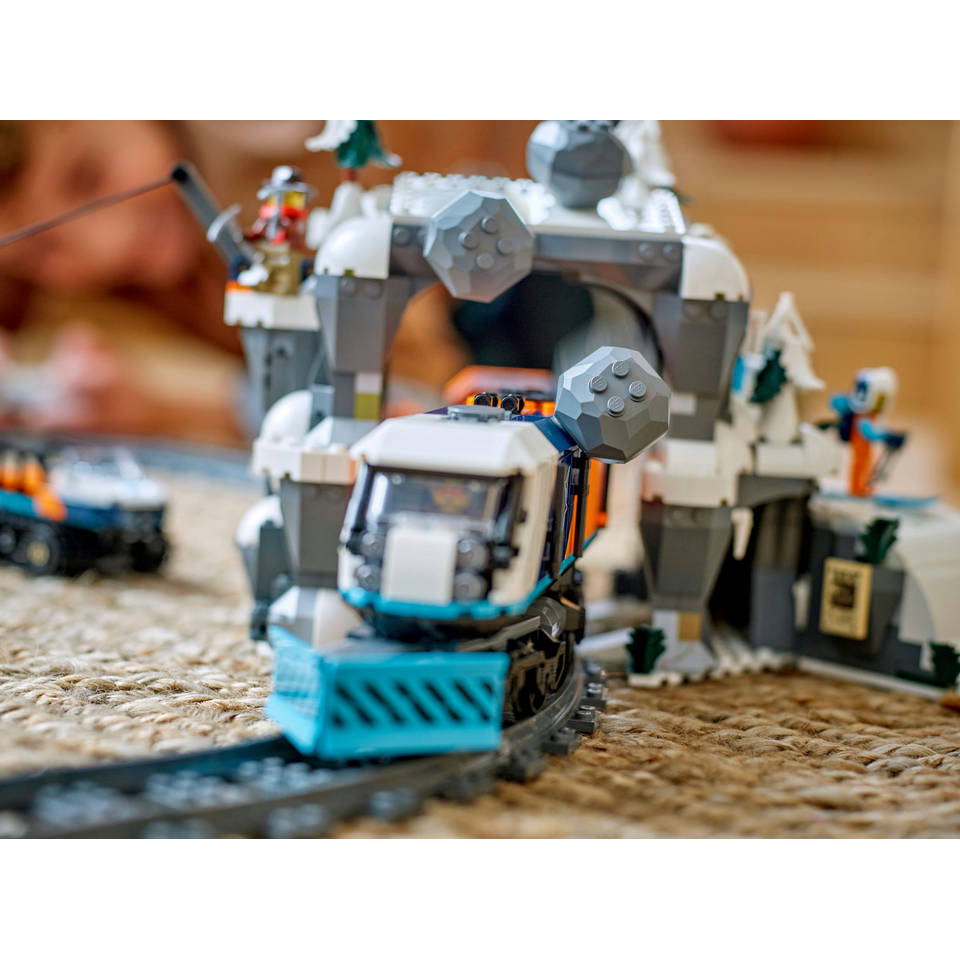LEGO City onderzoekstrein op de Noordpool 60470