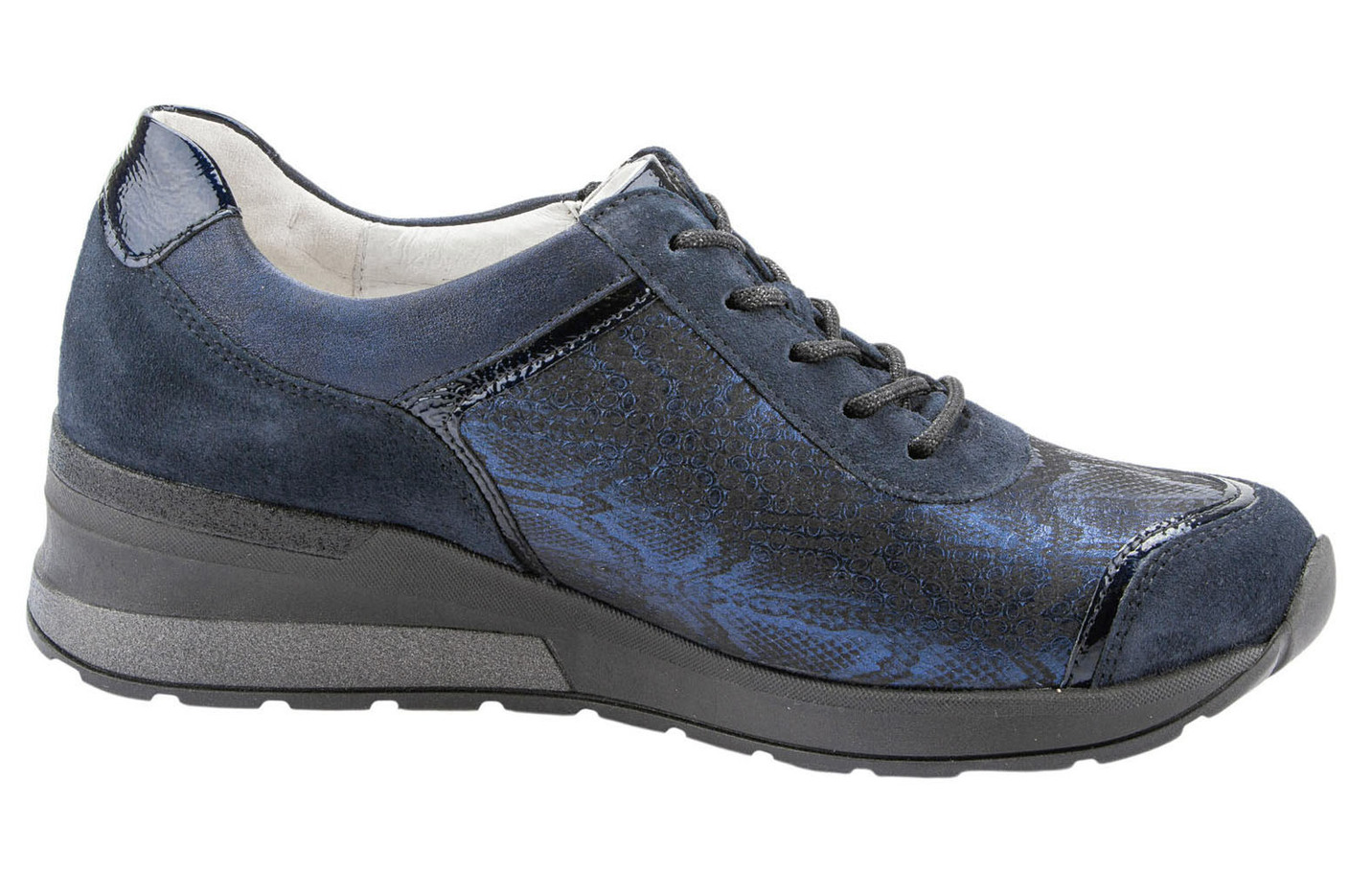 Waldläufer Schnürschuh aus interessantem Materialmix