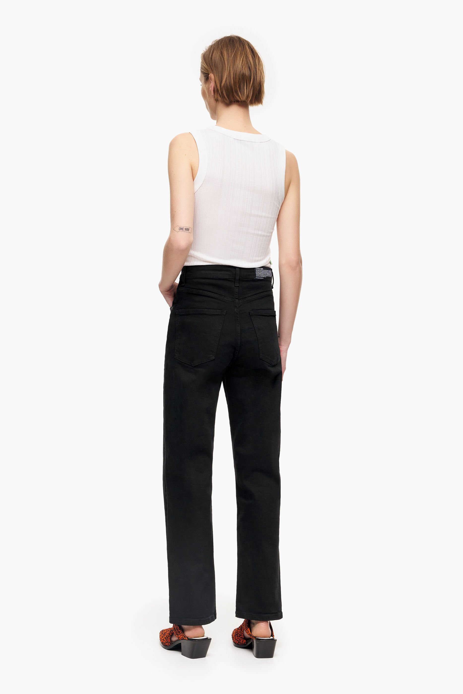 CALÇA CURTA RETA - Calça jeans preta reta