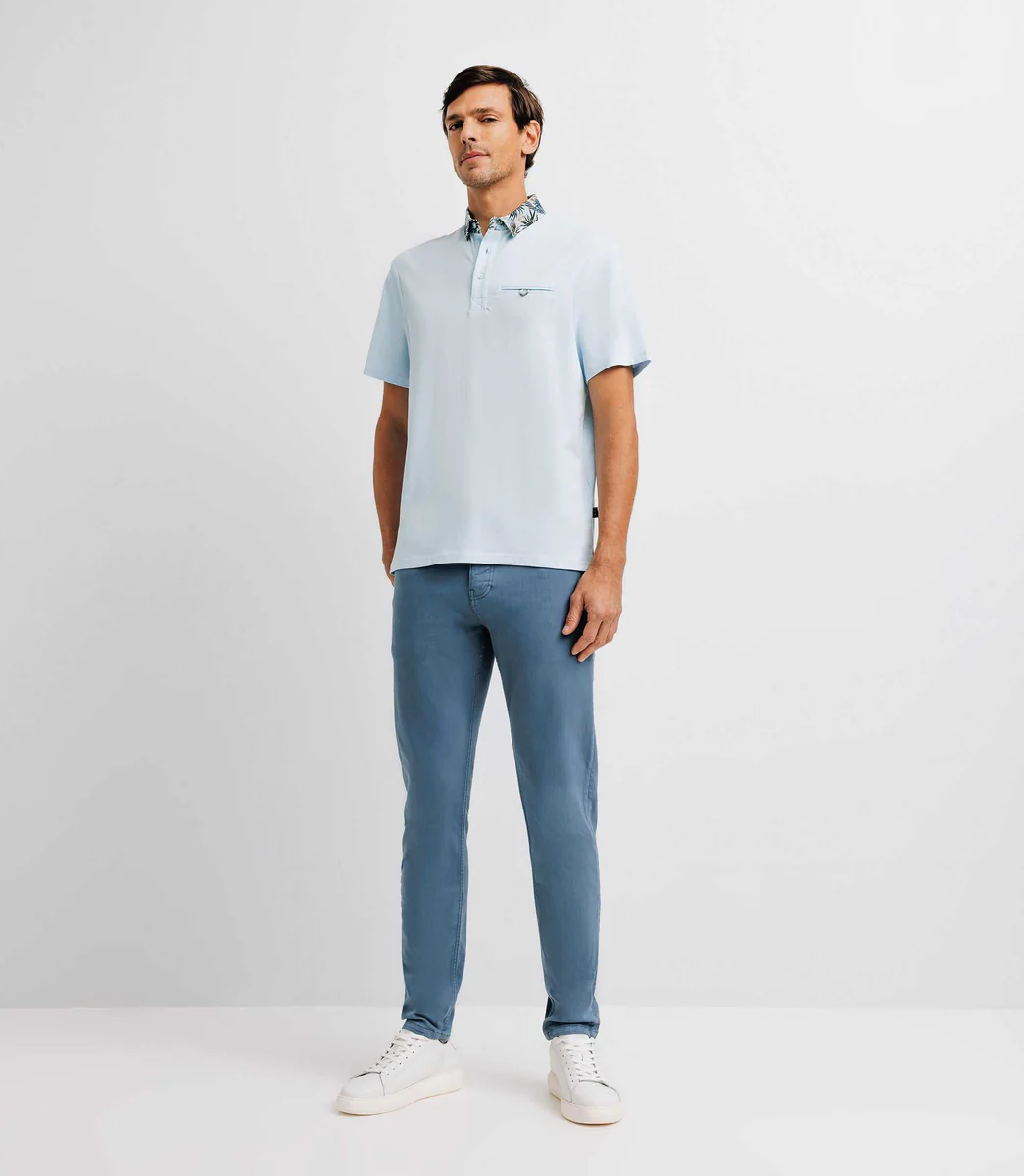 Polo avec broderie bleu ciel