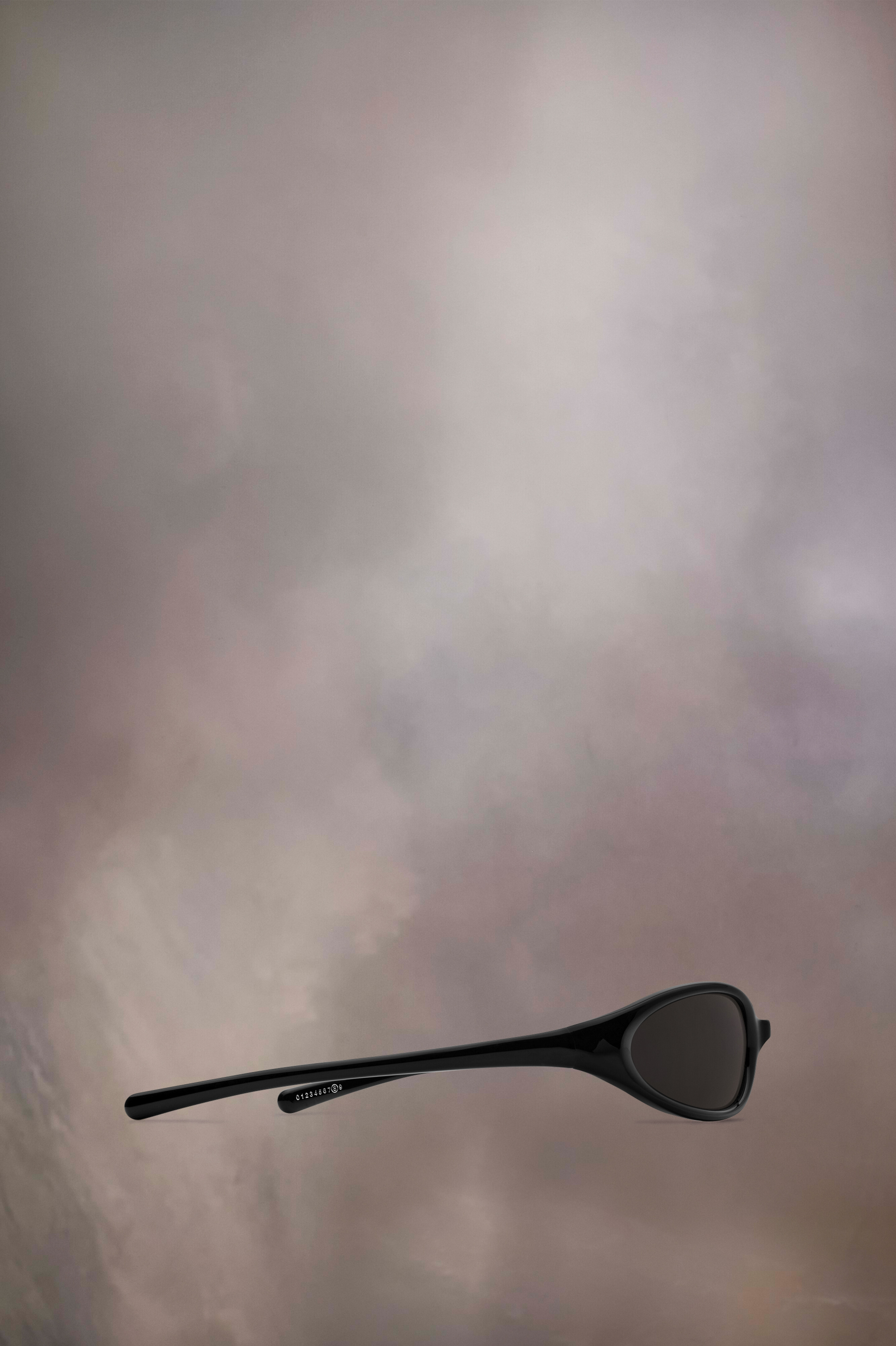 Lunettes de soleil ovales noires x Gentle Monster​
