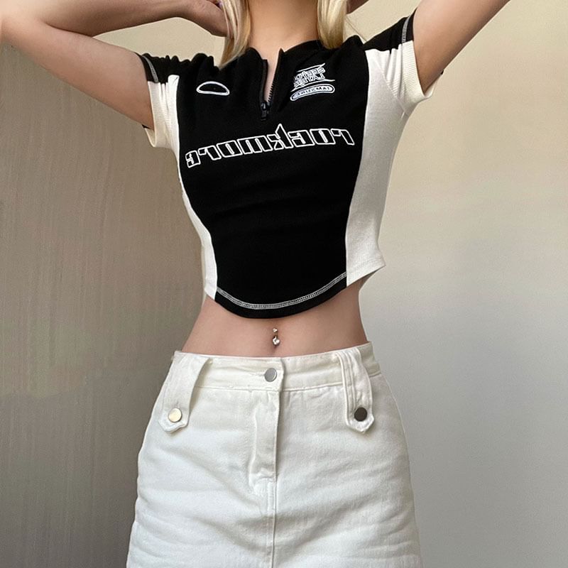 Trisica - Cropped T-shirt met lange/korte mouwen en geborduurde letters en halve rits