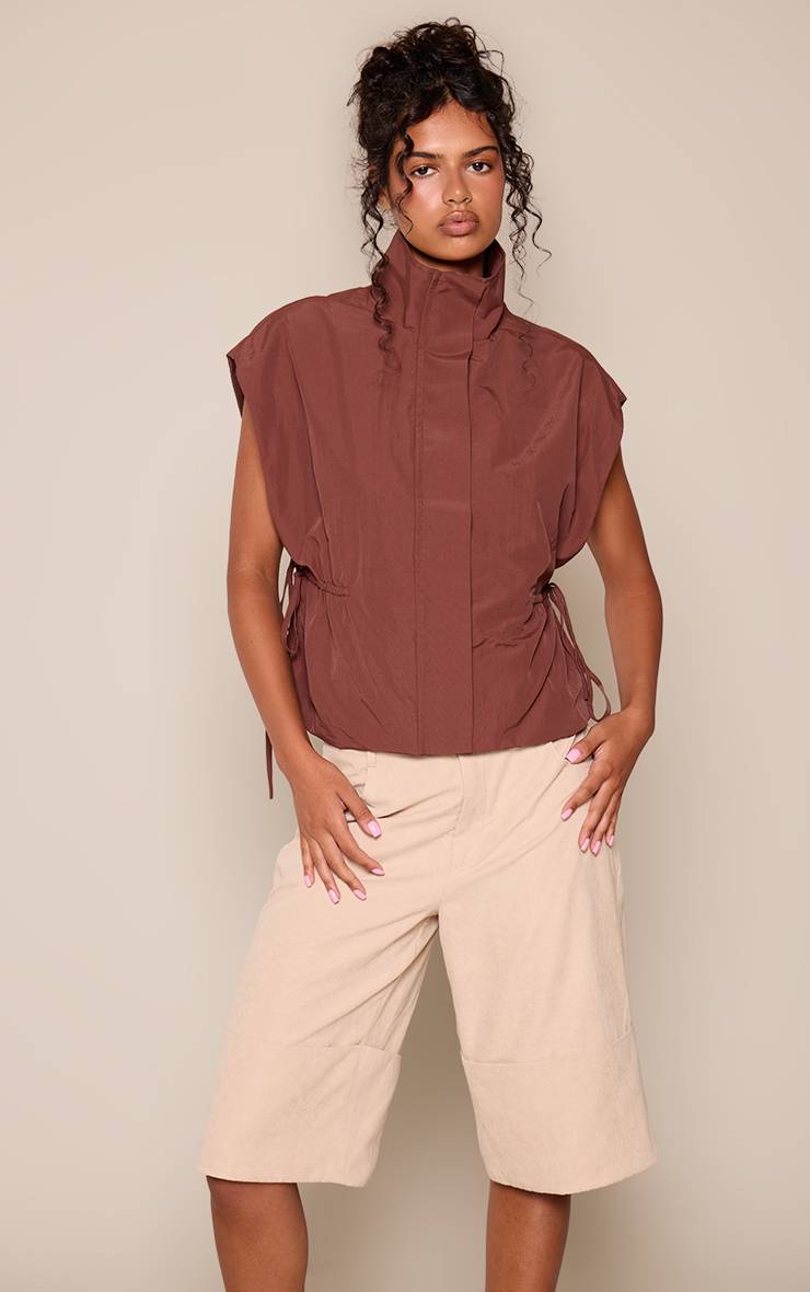 Beige Short Long En Peau De Pêche Avec Revers