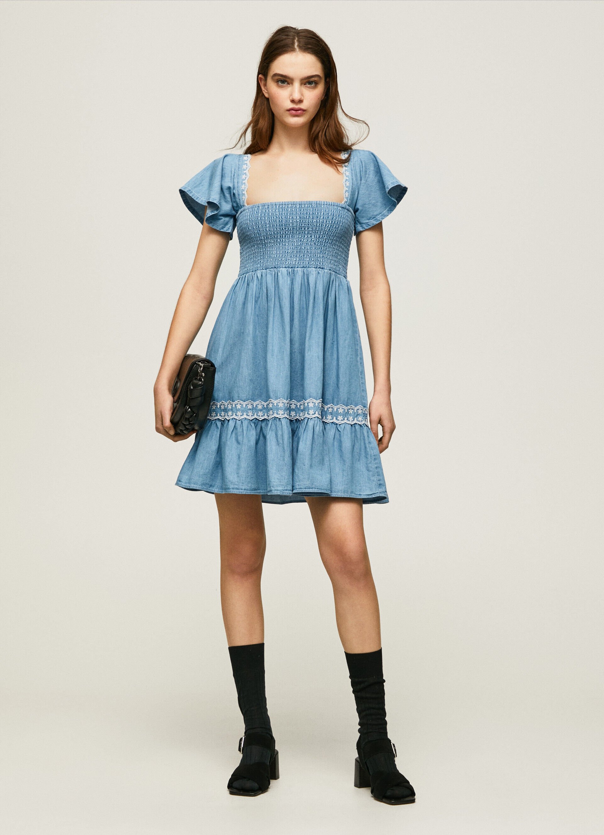 VESTIDO JEANS COM DETALHES BORDADOS - azul