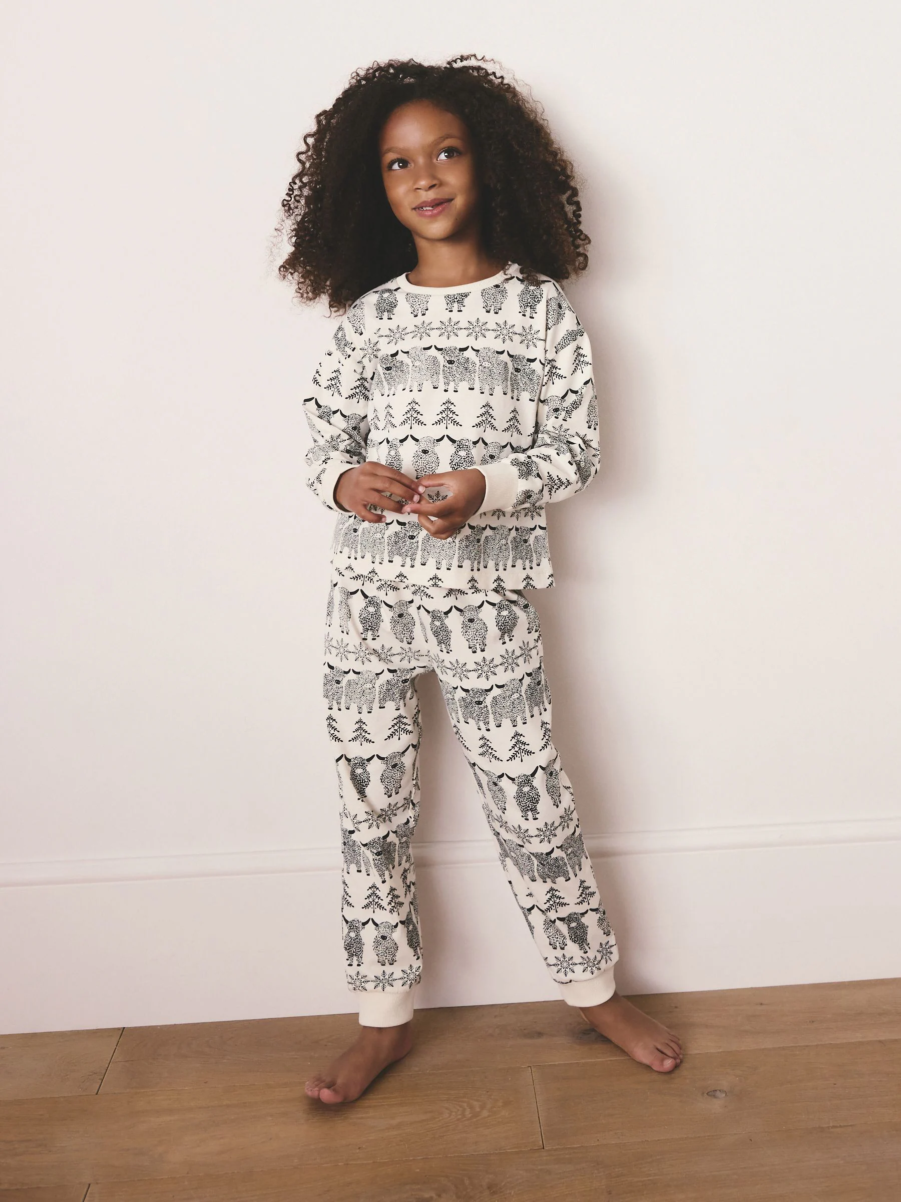Ecru wit - Bijpassende familie Kerstmis Fairisle-patroon Hamish the Highland Cow Pyjama's (9mnd-16jr)