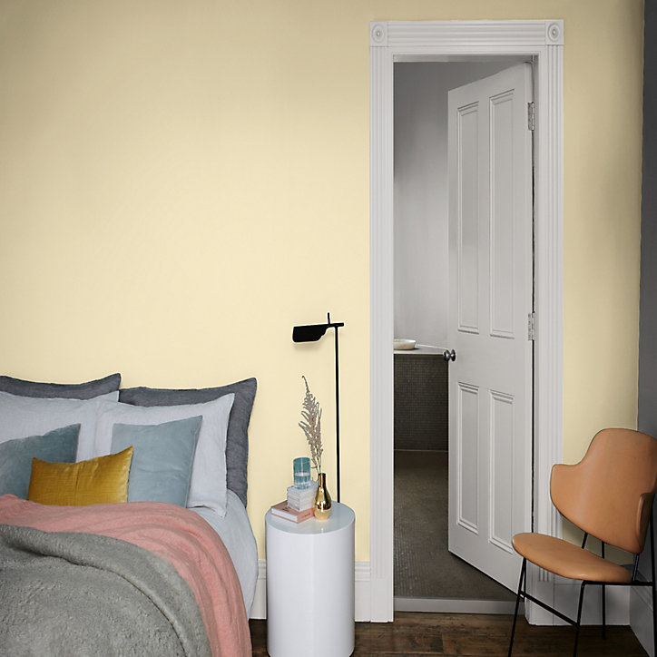 Peinture murs et boiseries Color Resist Dulux Valentine satin jaune doux 2,5L
