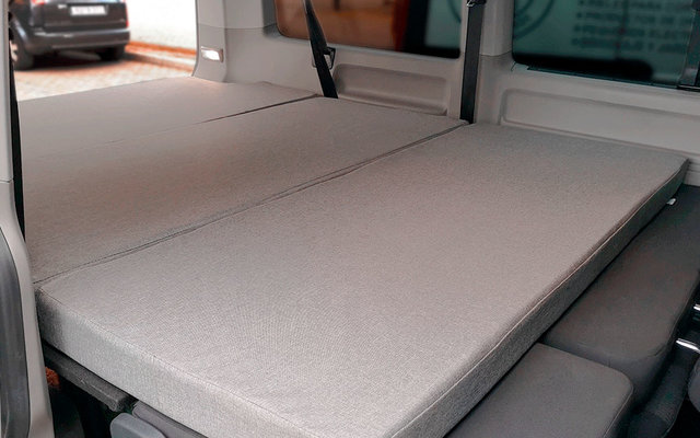 K`Foam Faltmatratze mit Visko für Hinterraum VW T5 / T6 / T6.1 Multivan, Caravelle und California Beach