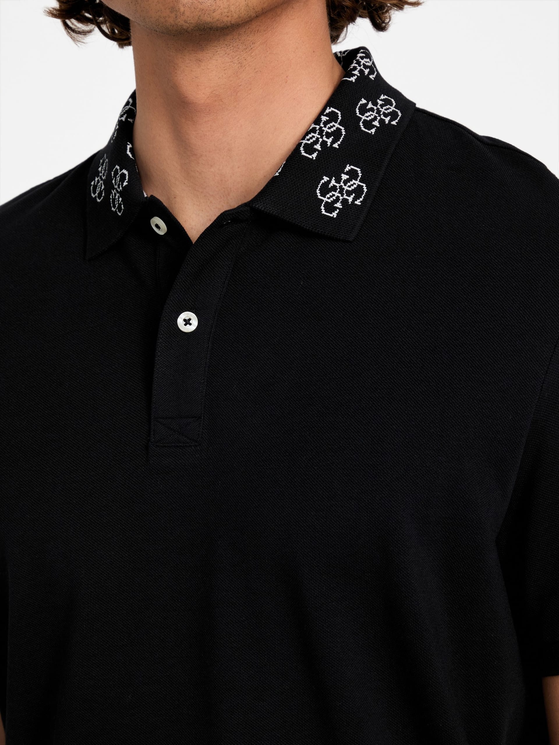 Polo com gola com logo em jacquard ecológico