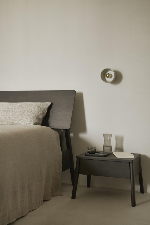 Ethnicraft Air nachtkastje 56x44 licht eiken