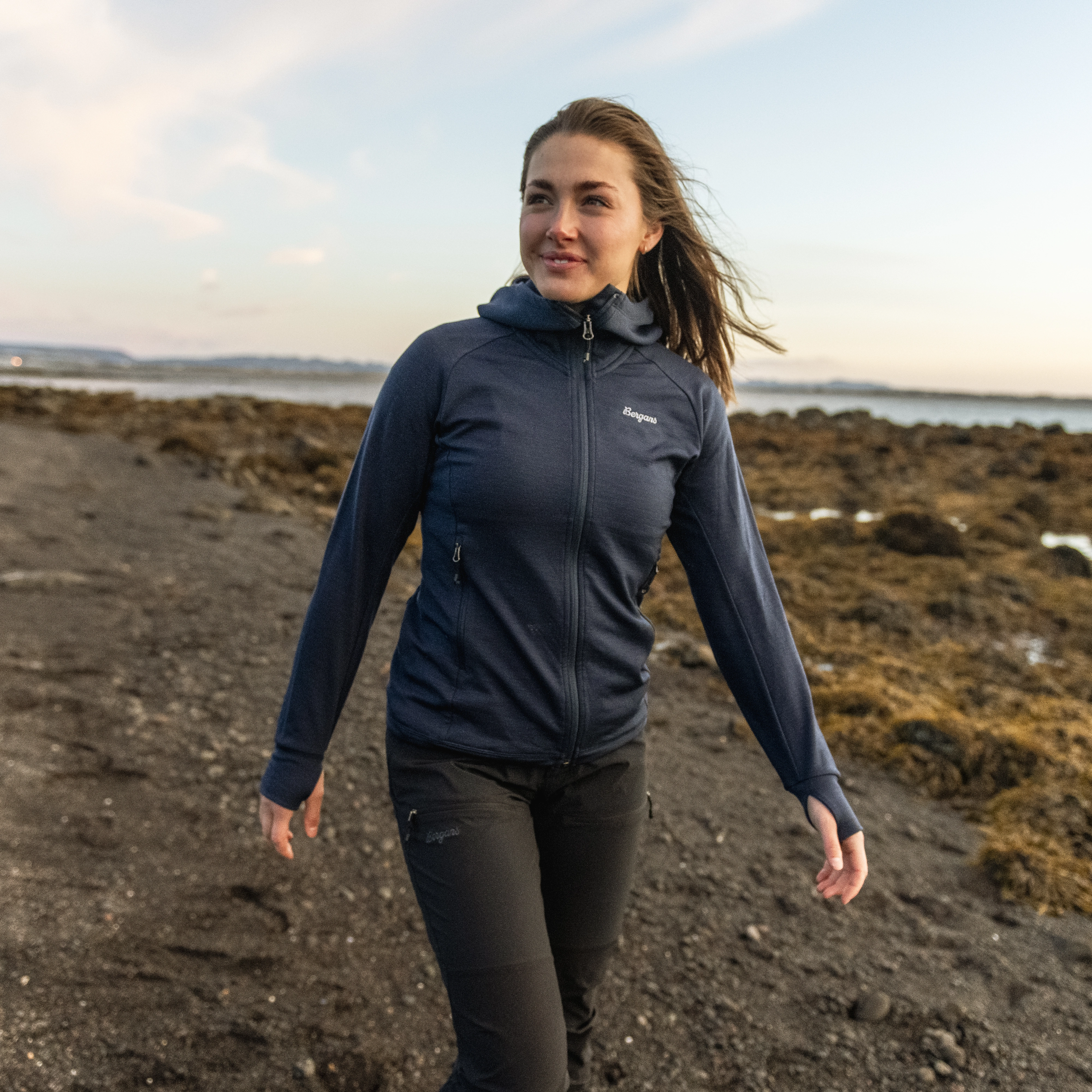 Rabot Merino Tech Midlayer Hoodie Women Navy Blue