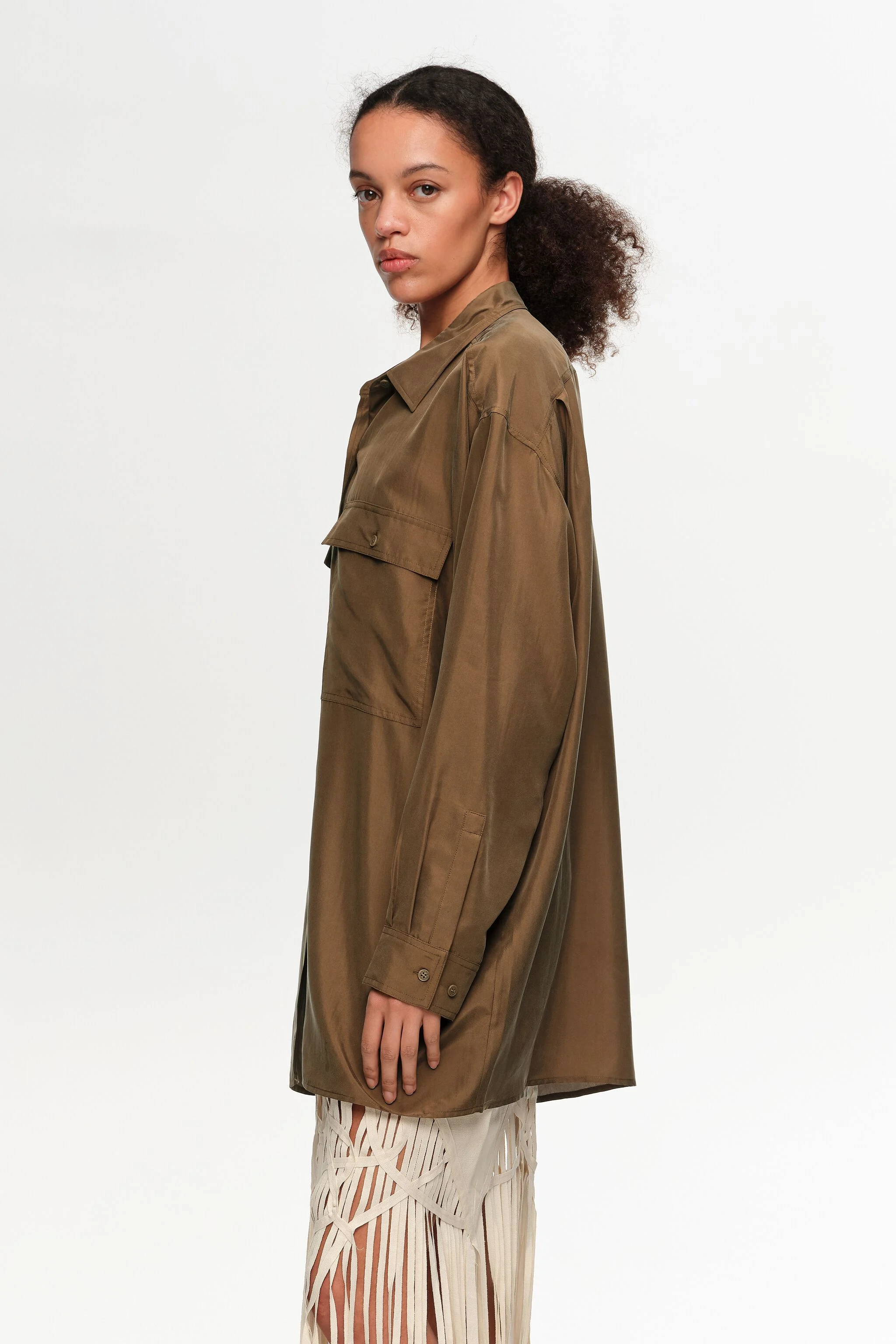 Camisa de seda oversized verde-oliva