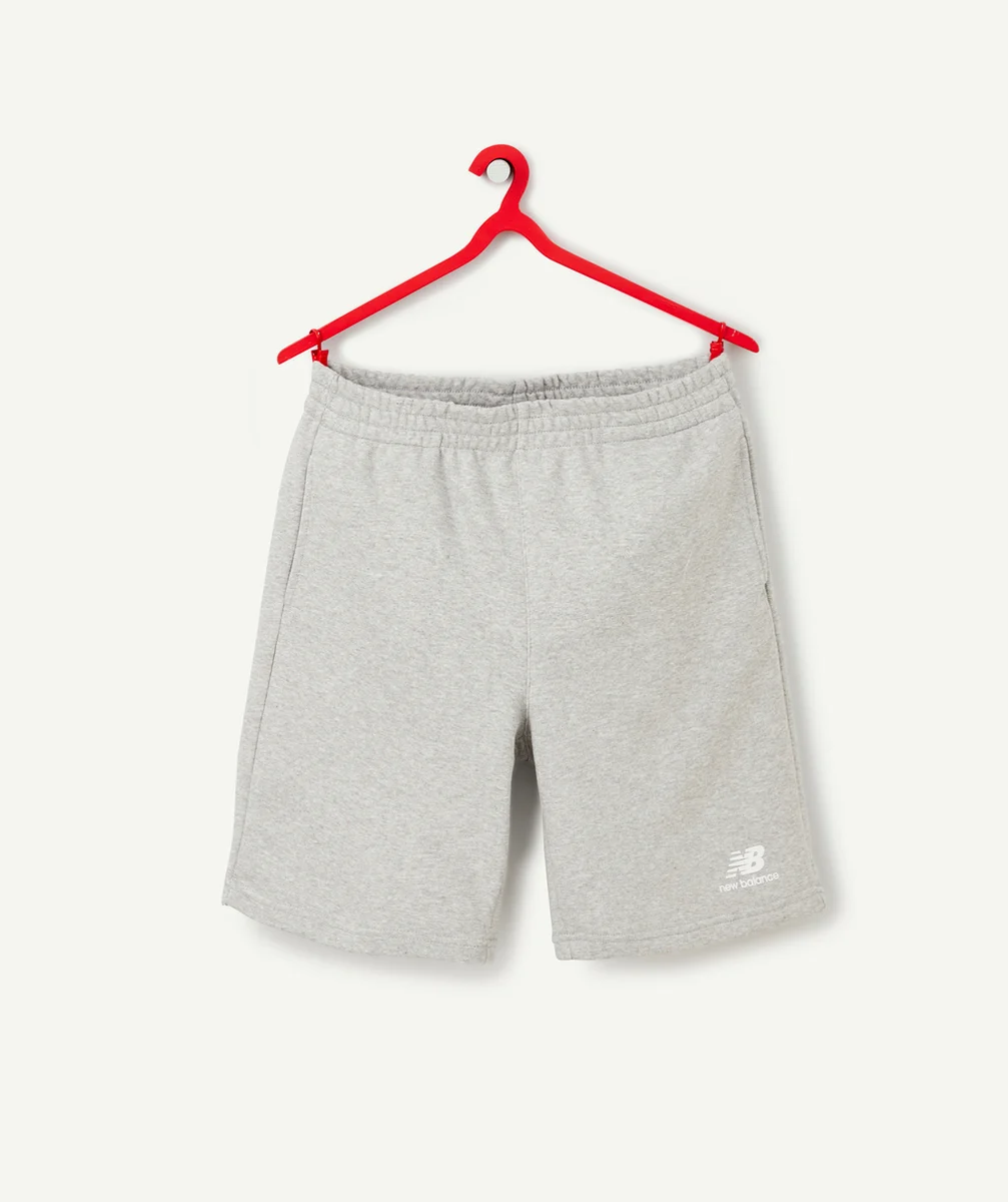 NEW BALANCESHORT ESSENTIALS STACKED GARÇON GRIS