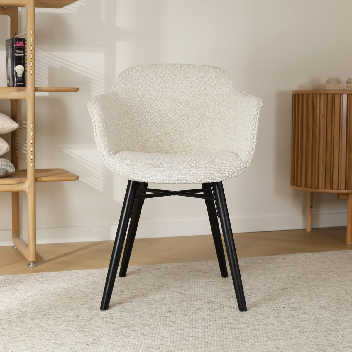 Eetkamerstoel Nena-Mare bouclé beige - zwart onderstel