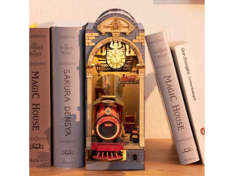 RoboTime Bausatz Book Nook Time Travel 3D-Puzzle aus lasergeschnittenen Holzteilen