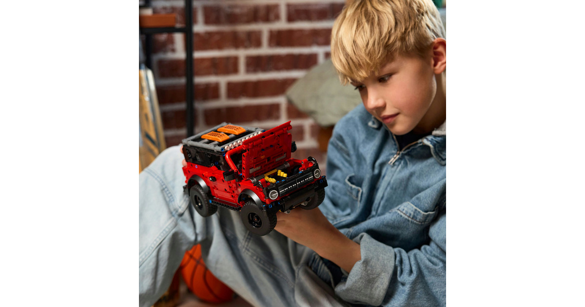 LEGOTechnic - Ford Bronco SUV Constructiespeelgoed  (42213)