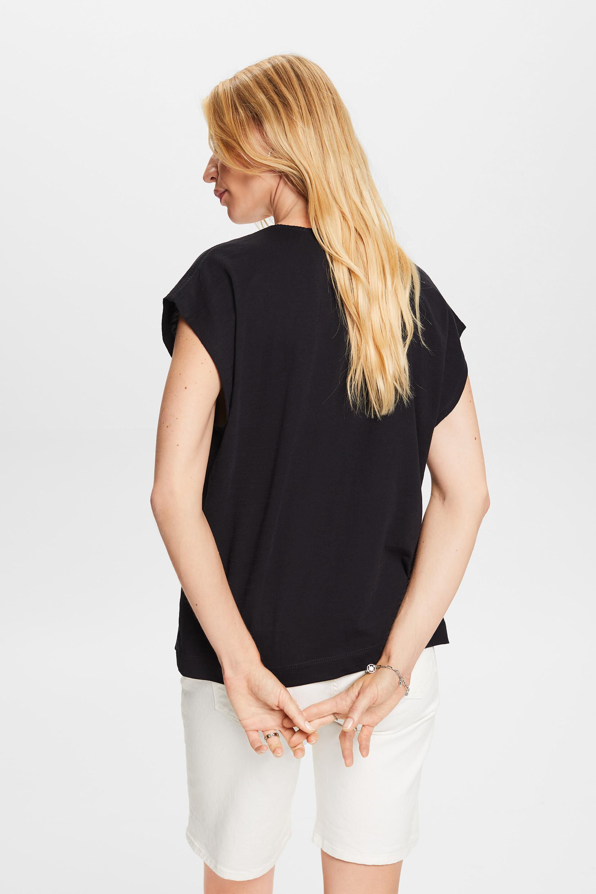 T-shirt à encolure en V orné de surpiqûres décoratives, 100% coton