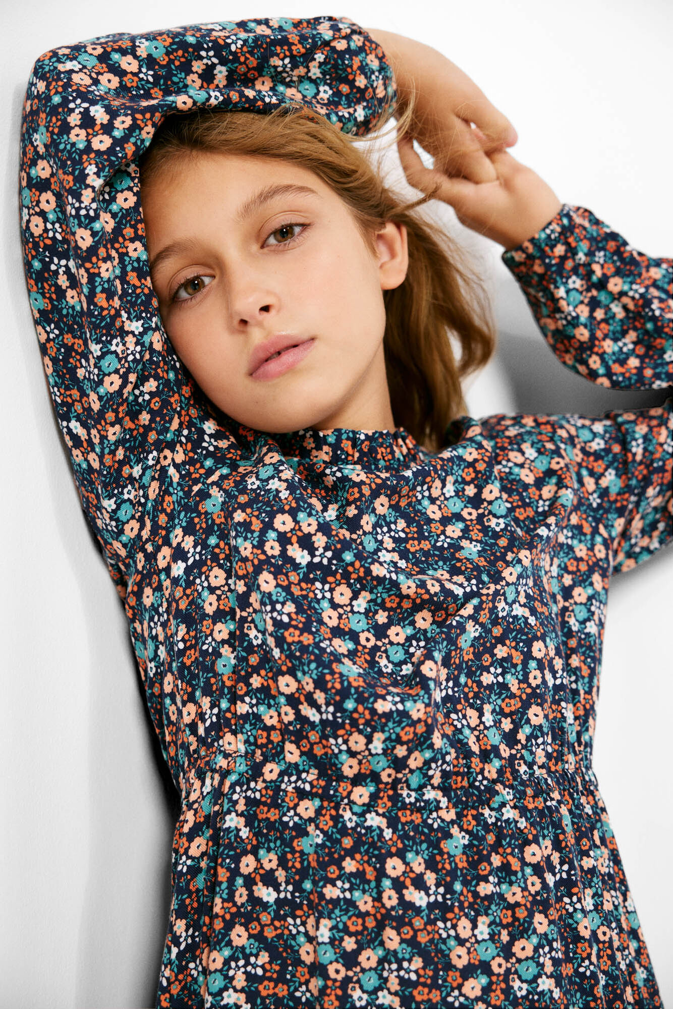 Vestido floral azul-marinho para meninas