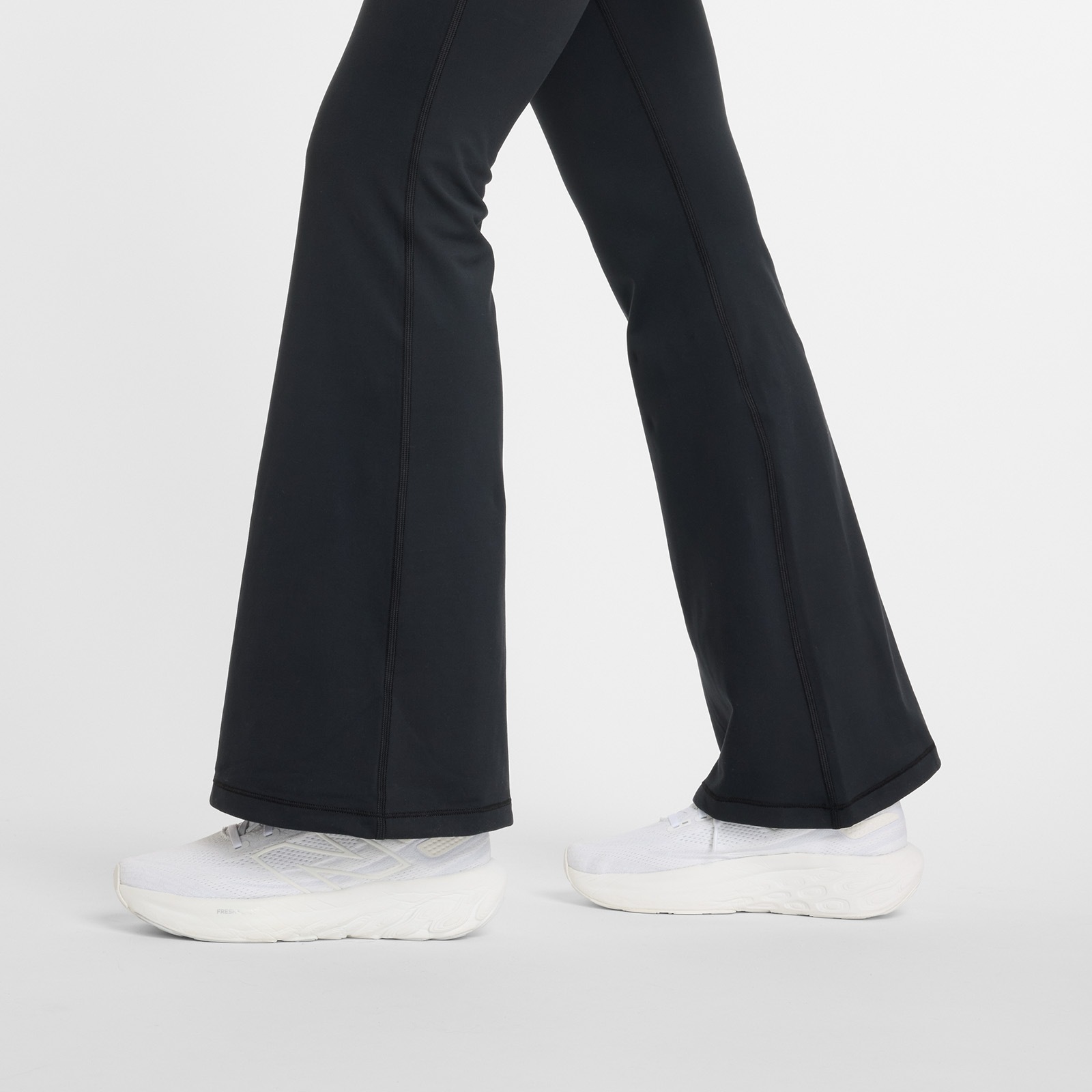 New Balance Yogahose »NB Harmony Flare Pant BLACK«