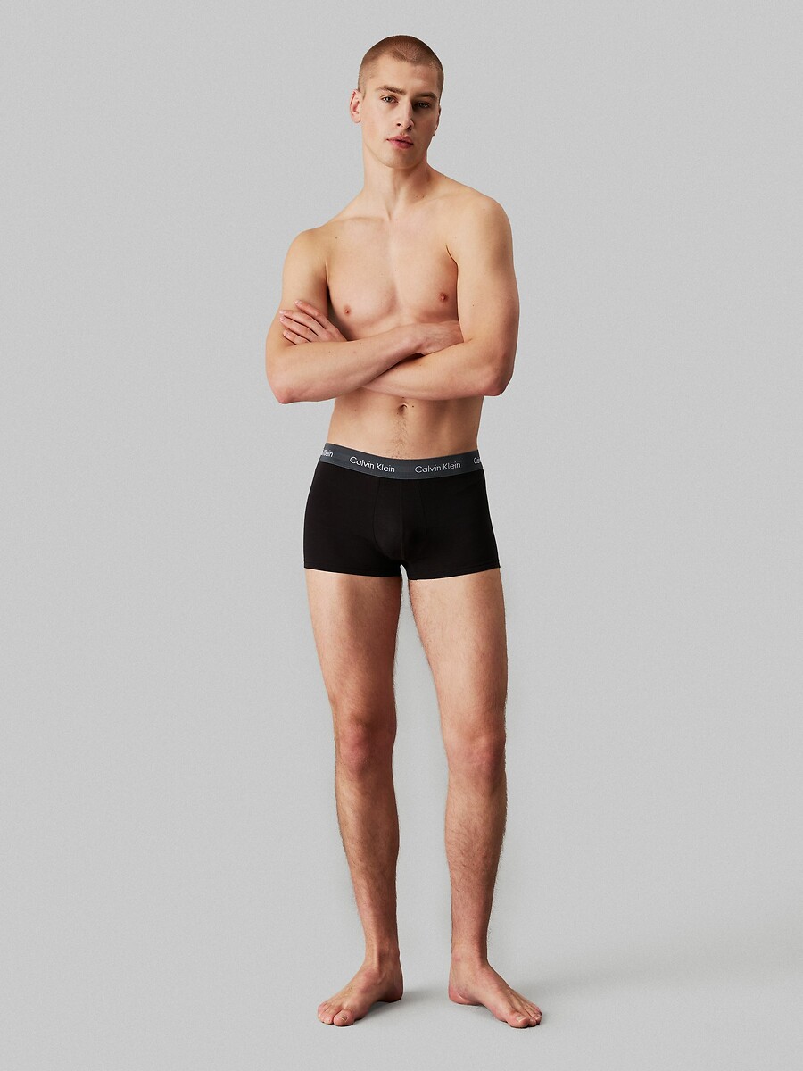 CALVIN KLEIN ROUPAS ÍNTIMAS<br>Conjunto de presente com 5 cuecas boxer lisas de cintura baixa