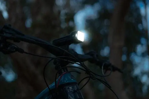 Knog Blinder 120 + Cobber Mid Fietsverlichtingsset Zwart