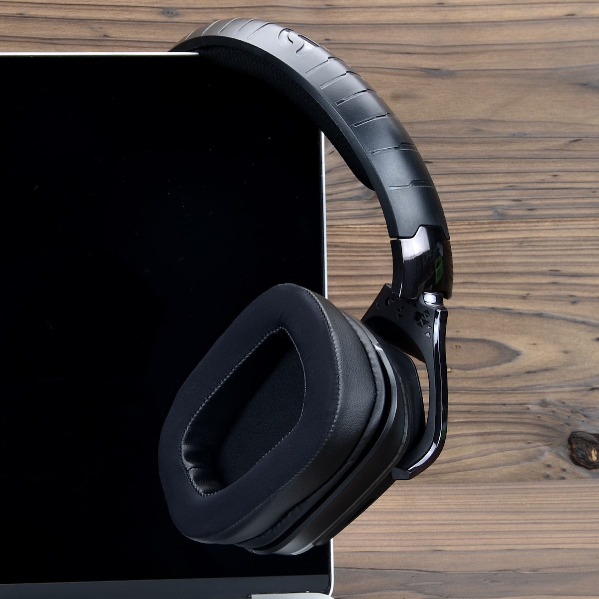 Erstatningsøreputer med øreputetrekk i Memory Foam for Logitech G633/G933 Sort