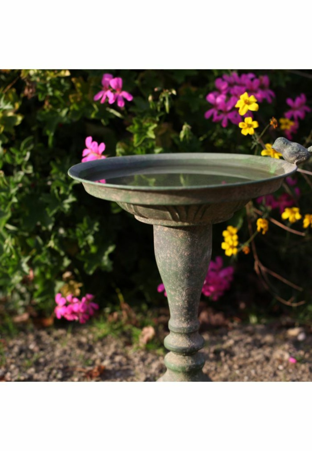 Baignoire pour oiseaux en métal sur pied
