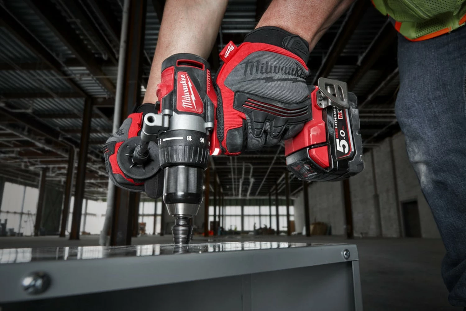 Milwaukee M18 BLDD2-502X 18V Li-Ion accu schroefboormachine set (2x5.0Ah) in HD-box - koolborstelloos - 82Nm