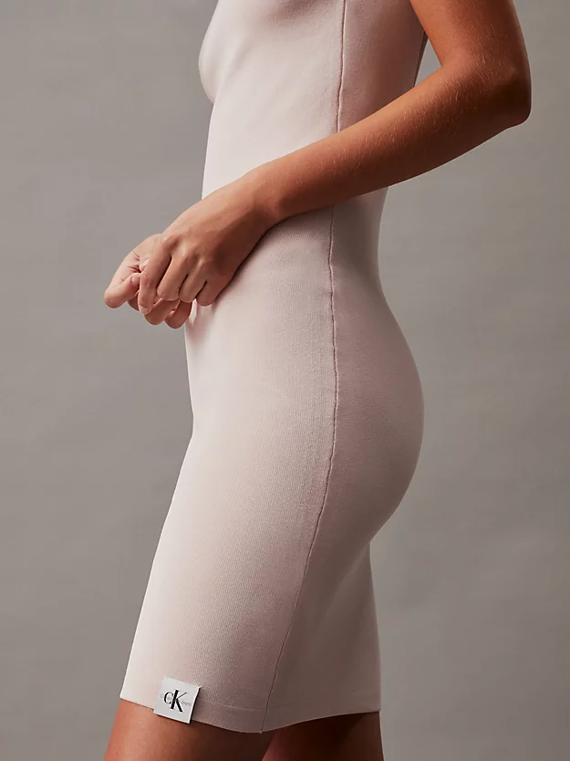 Vestido de malha justo com costas abertas
