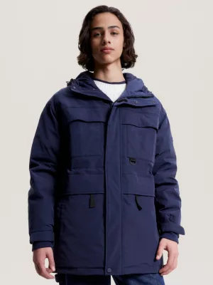 Parka com capuz, acolchoada e com vários bolsos