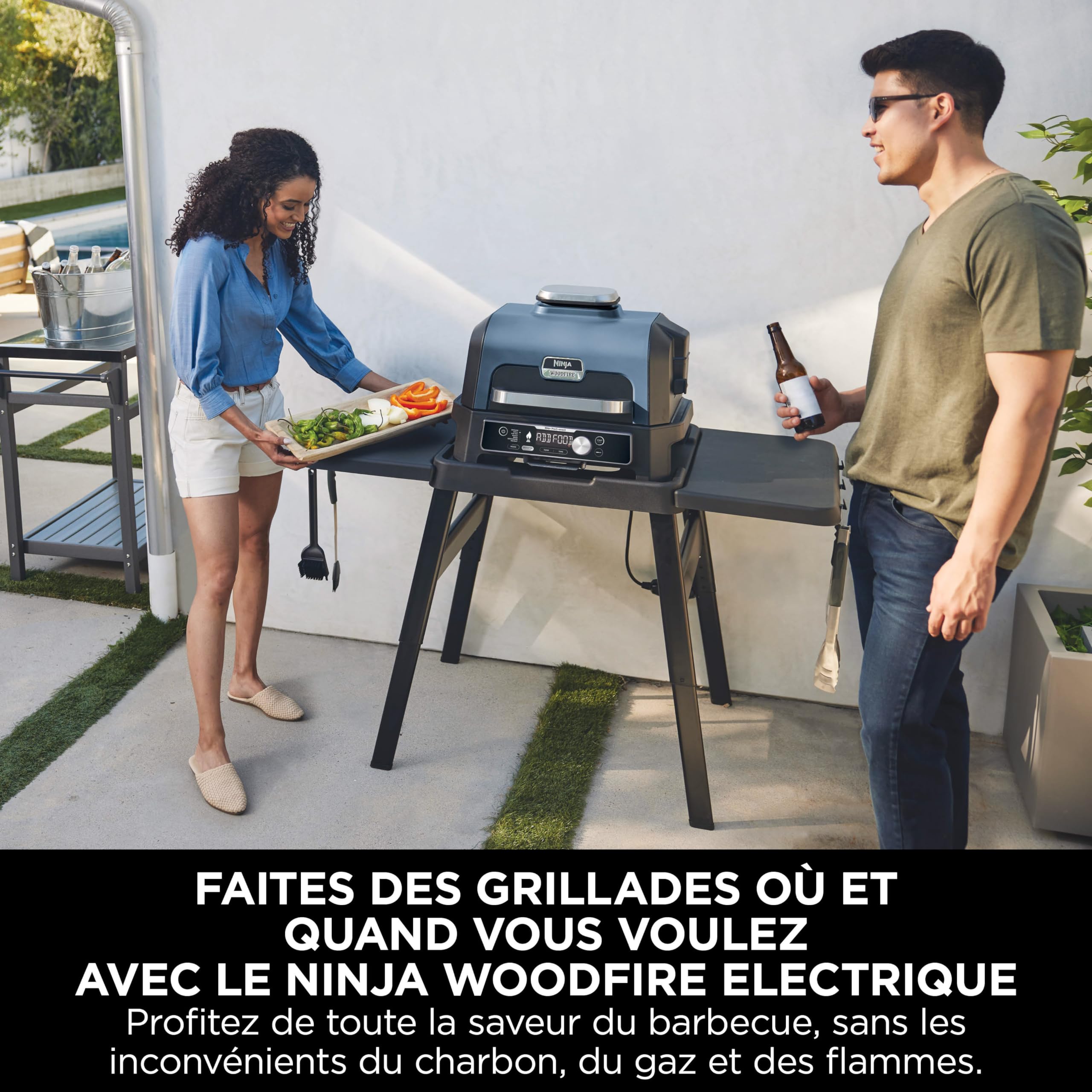 Ninja Woodfire Pro Connect XL Barbecue Électrique & Fumoir avec Contrôle d'Application, 2 Sondes, Grille, Housse, Revêtements & Brosse, Grill & Friteu