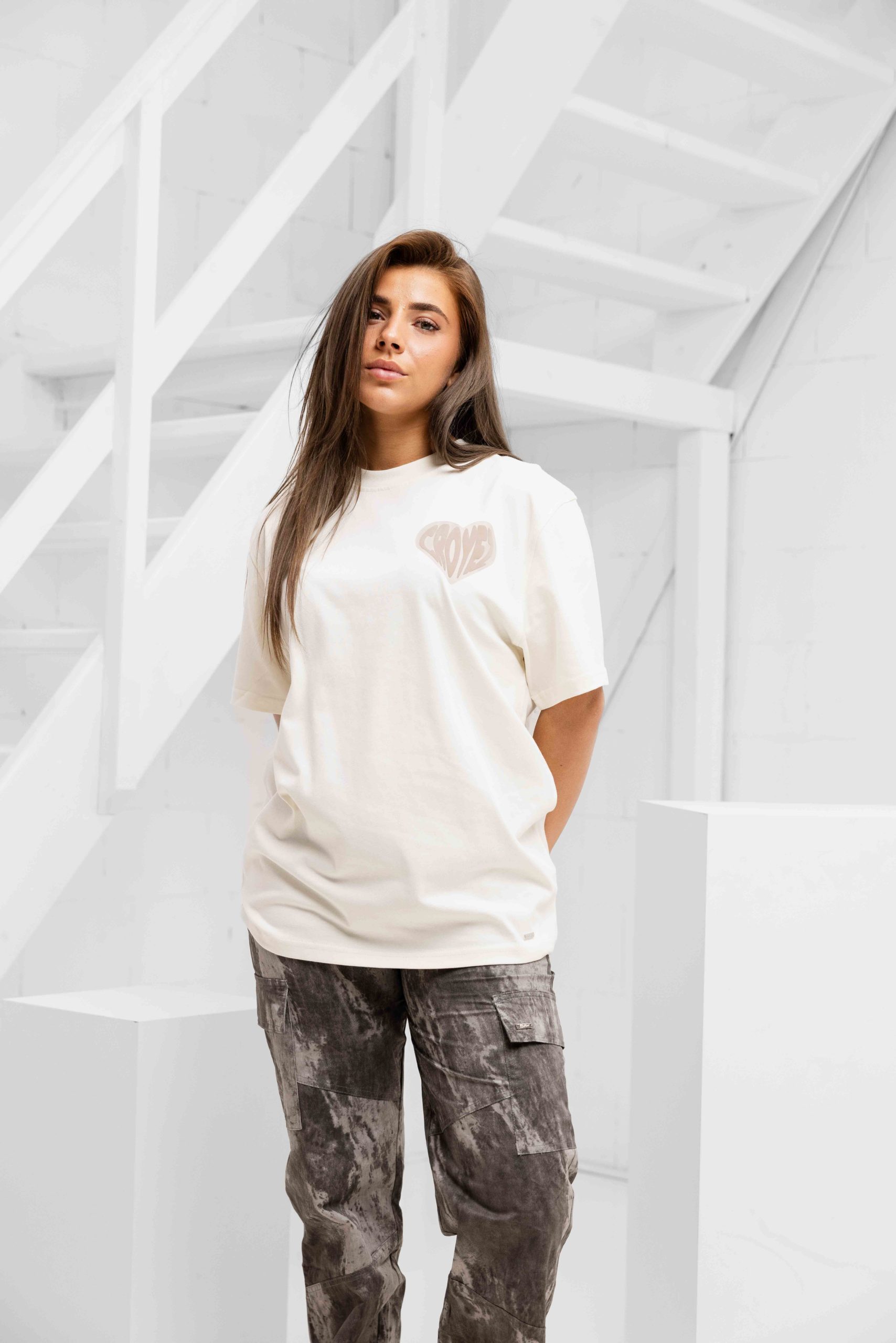 Croyez Puffed Heart T-Shirt Dames Gebroken Wit/Beige