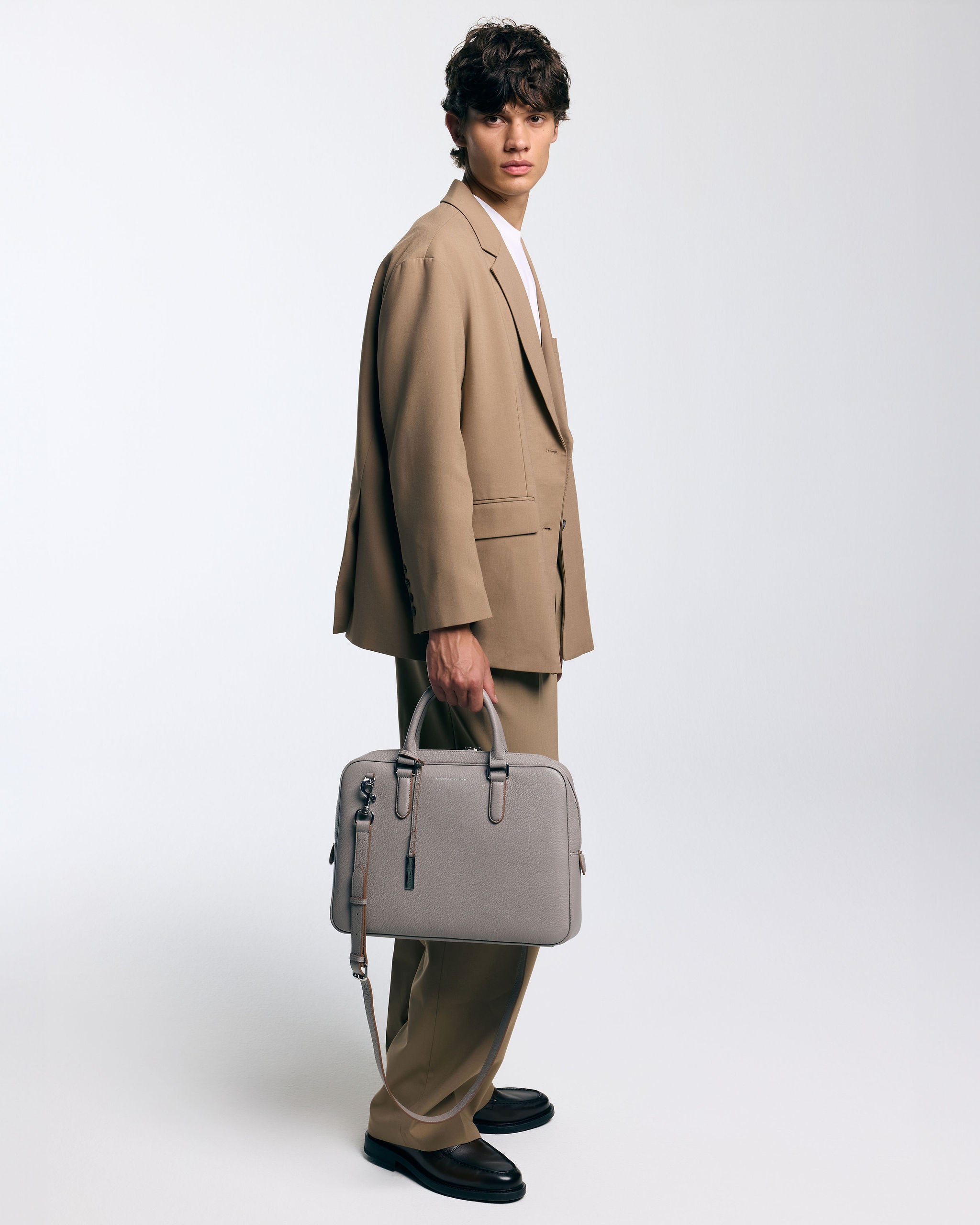 ADAM | TAUPE