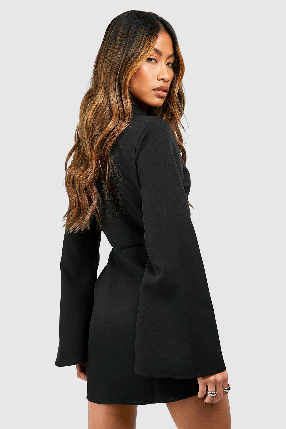 boohoo Robe blazer ajustée avec détails de boucle et ceinture nouée